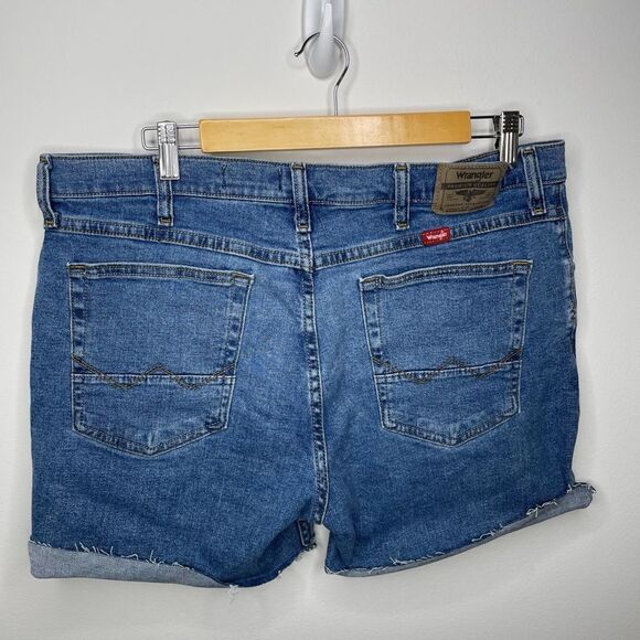 Wrangler- Blue Slim Straight Jean Shorts - Picture 2 of 2